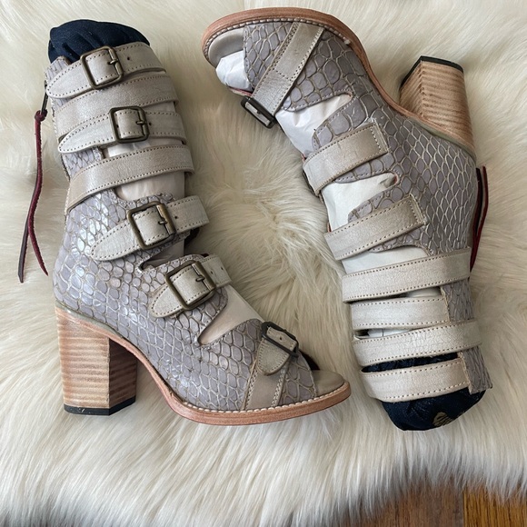 freebird by steven sandals